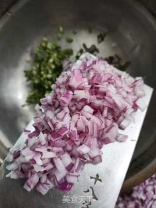 洋葱乌椒牛肉饼的做法步调：4