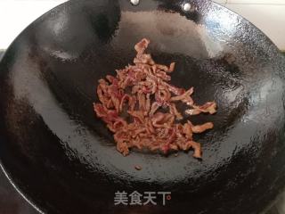 青椒洋葱炒牛肉丝的做法步调：4