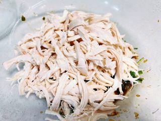脚撕鸡胸肉的做法步调：6