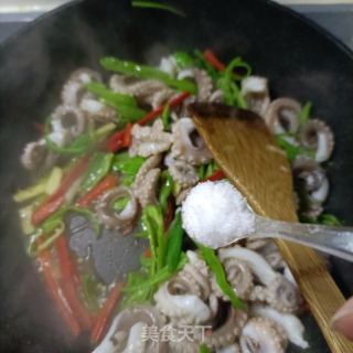 薄皮椒炒章鱼腿的做法步调：12