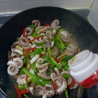薄皮椒炒章鱼腿的做法步调：13