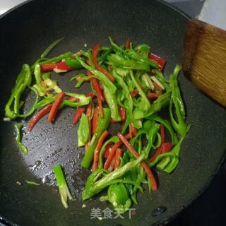 薄皮椒炒章鱼腿的做法步调：10