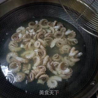 薄皮椒炒章鱼腿的做法步调：3
