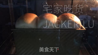 波兰种吐司，操纵简朴，易收缩推丝，心感坚实，奶喷鼻味实足。的做法步调：14