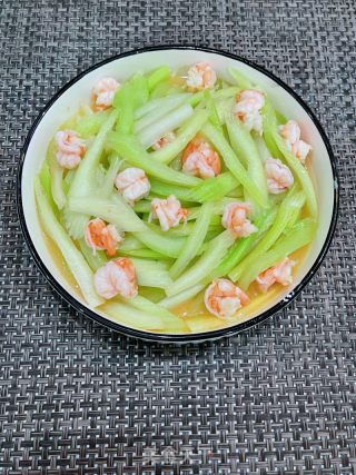 西芹炒虾仁的做法步调：11