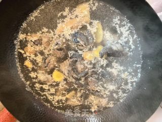 黄芪炖鸡的做法步调：4