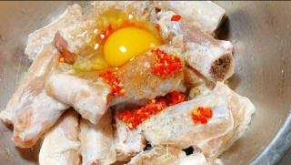 喷鼻酥排骨的做法步调：4