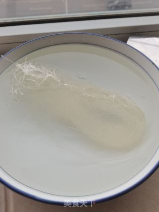 凉拌利剑菜粉丝的做法步调：2