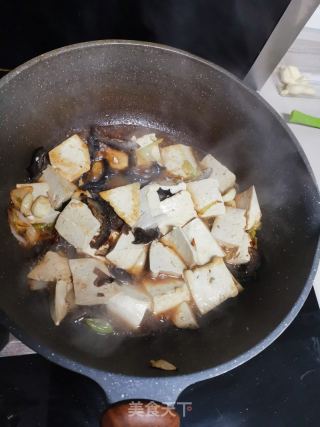海参烧豆腐的做法步调：7