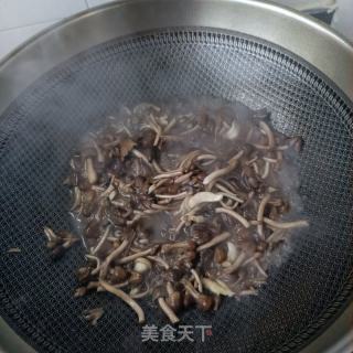 鸡蛋陈贝小鸡枞菌汤的做法步调：9