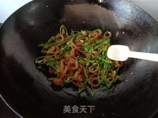青椒炒猪皮的做法步调：6