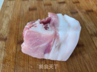 茼蒿炒肉丝的做法步调：2
