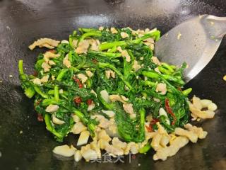 茼蒿炒肉丝的做法步调：7
