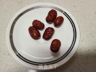莲藕白枣汤圆的做法步调：3