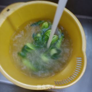 花肉喷鼻菇油菜的做法步调：7