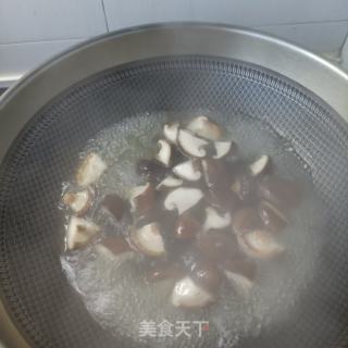 花肉喷鼻菇油菜的做法步调：11