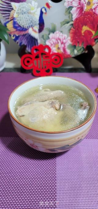 鸽子鸡足花旗参汤的做法步调：8