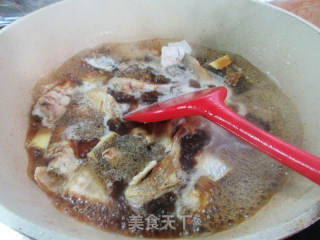 黄鱼鲞烧鸡翅中的做法步调：12