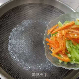 莴笋炒海参的做法步调：6