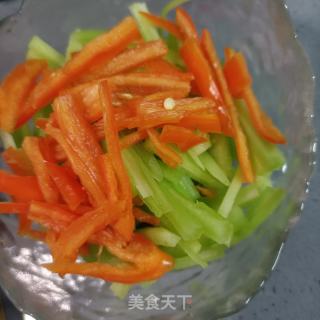 莴笋炒海参的做法步调：4