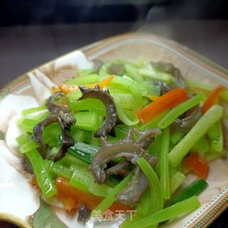 莴笋炒海参的做法步调：12