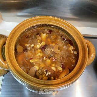 莲子芡真银耳汤的做法步调：10