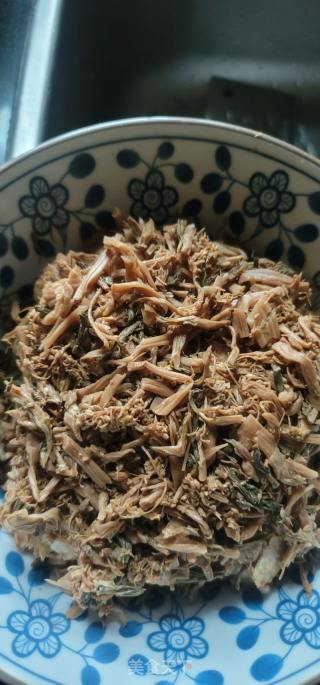 梅菜扣肉的做法步调：7