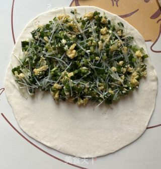 传统韭菜盒子的做法步调：15