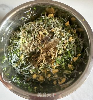 传统韭菜盒子的做法步调：12