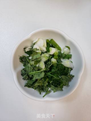 厨房小利剑也能沉紧弄定的菠菜粉丝汤的做法步调：3