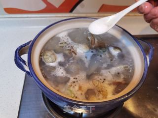 小利剑菜花甲粉丝汤的做法步调：6