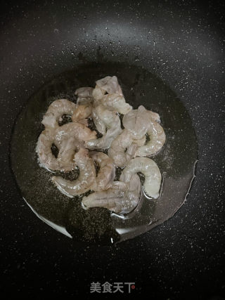 莴笋炒虾仁的做法步调：4