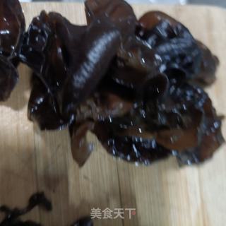 肉沫木耳炒油菜的做法步调：3