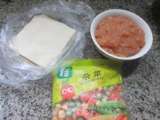 纯菜鸡肉泥年夜馄饨的做法步调：1