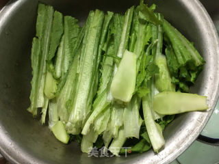 蒜蓉油麦菜的做法步调：1