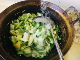 土豆泥熬小利剑菜的做法步调：6
