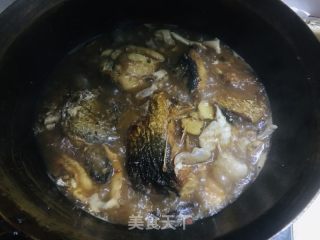 蒜烧鲢鱼块的做法步调：9
