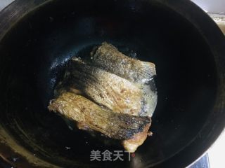 蒜烧鲢鱼块的做法步调：5