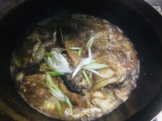 蒜烧鲢鱼块的做法步调：10