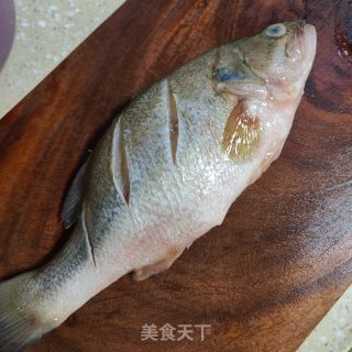 家庭版烤鱼的做法步调：1