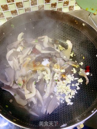 家常炒蘑菇的做法步调：4