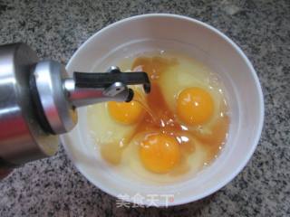 鸡蛋炒鸭血的做法步调：2