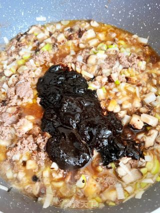 喷鼻菇牛肉酱的做法步调：6