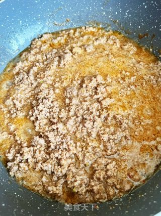 喷鼻菇牛肉酱的做法步调：4