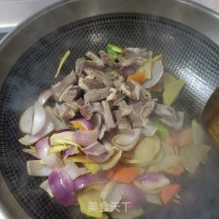 洋葱土豆炒驴肉的做法步调：15