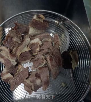 洋葱土豆炒驴肉的做法步调：11