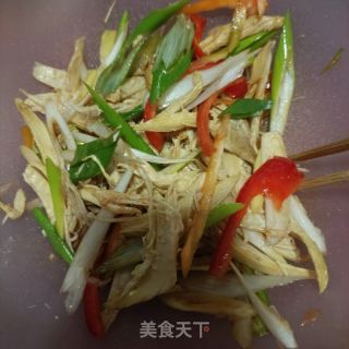 陈葱彩椒拌鸡肉的做法步调：8