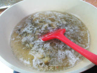 鲍鱼花螺鸡块煲的做法步调：4