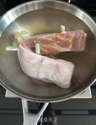 梅菜扣肉的做法步调：4