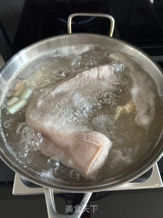 梅菜扣肉的做法步调：5